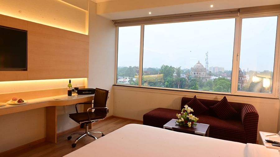 LUXURY (1)